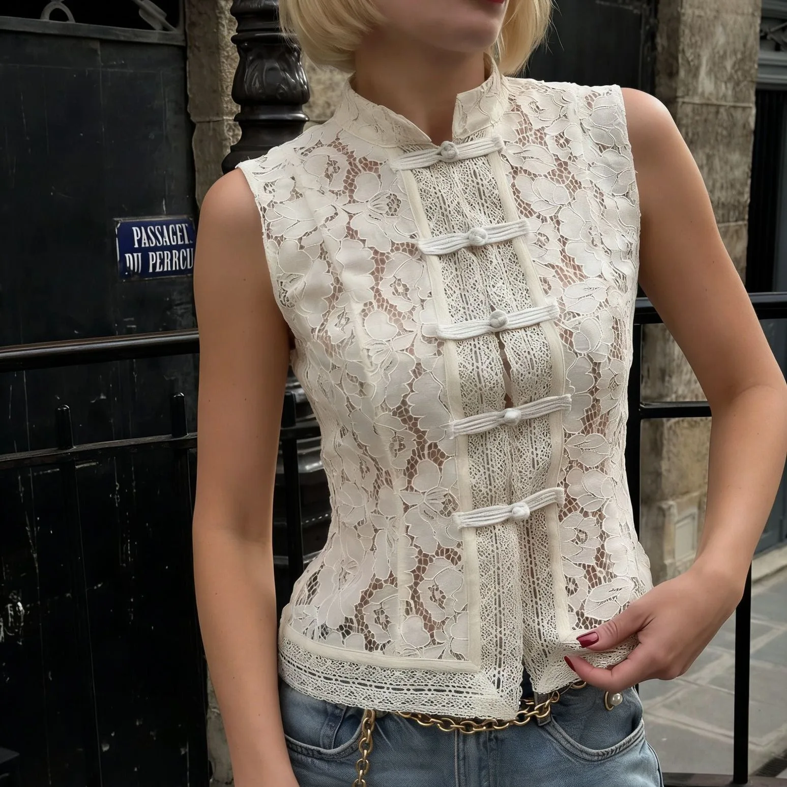 

Women's Fashionable Temperament Commute Lace Crochet Stand Collar Slim Fit Sleeveless Blouse