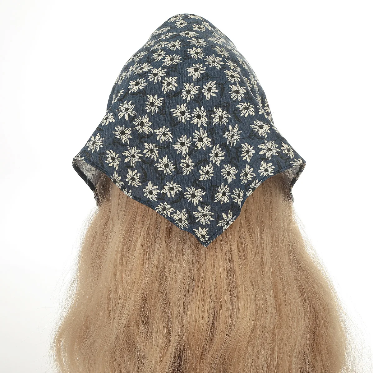 

Новый стильный треугольный платок-повязка для волос с принтом в клетку и ромашки, свежий и милый головной платок с бантом