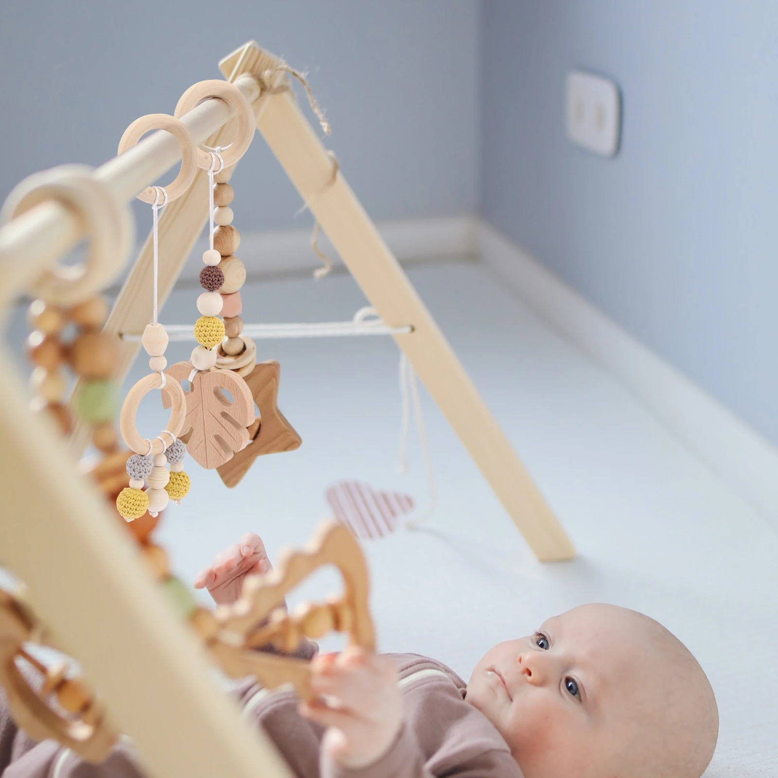 4 pezzi di accessori in legno da appendere per passeggino, articoli decorativi da appendere per giocattoli per l'allenamento delle abilità motorie