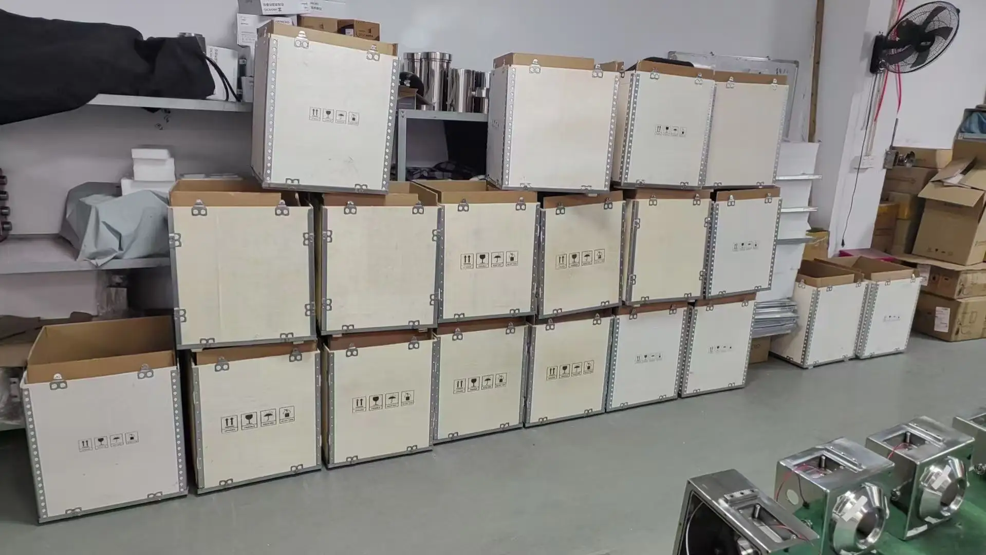 2025 La più recente telecamera PTZ anticorrosione IP 2MP 25x in acciaio inossidabile IR 100m AC240V Rotazione di 360 gradi Visione notturna Uso marino