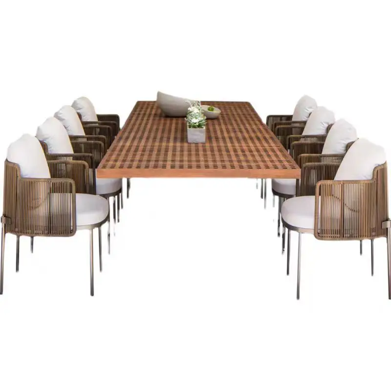 

Скандинавский комплект уличной мебели: стол и стулья для двора, отдыха на открытом воздухе, виллы, сада, балкона, отеля, из ротанга и тика.