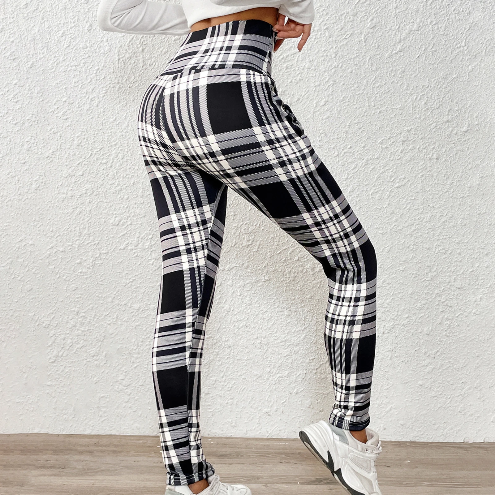 Winter middle-aged women's elastic tight fitting slim leg pants with plush insulation and bottom pants with pockets
