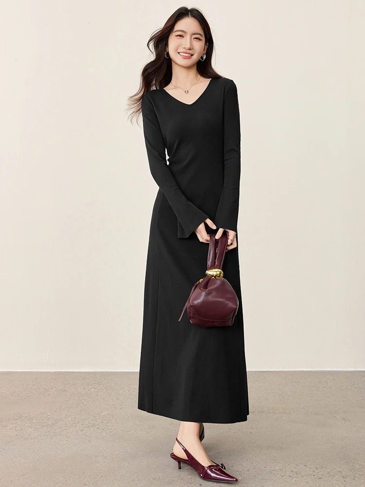 

SENTUBILA Women's Black Knitted Dress 2025 Autumn Simple Commuting V-Neck Flared Sleeve Slim Fit Casual Fashion Dress 153LN2858
