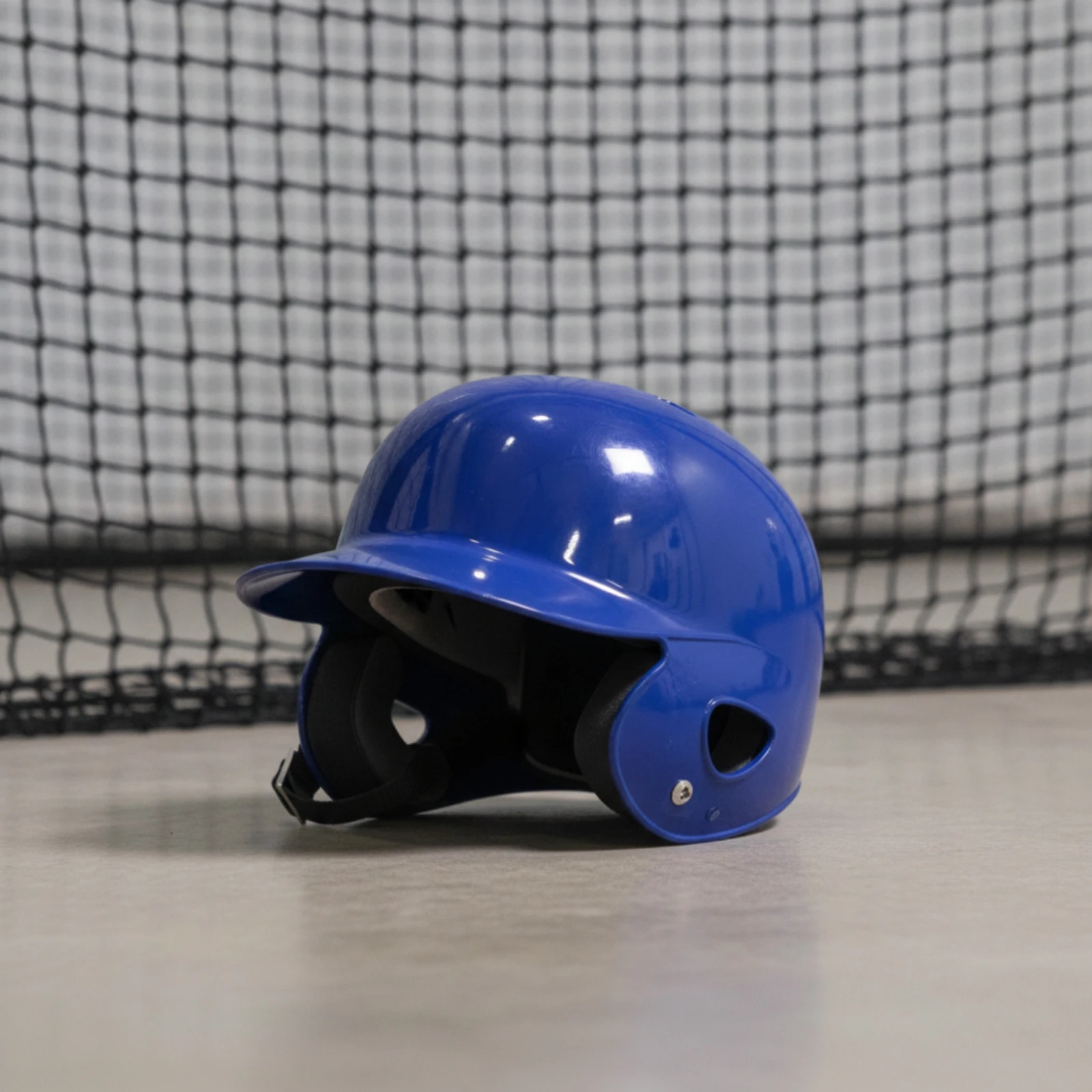 あごストラップ付きバッティングヘルメット-バッティングヘルメット装備を保護するための通気性のある光沢のあるバッティングヘルメット-バッター向け