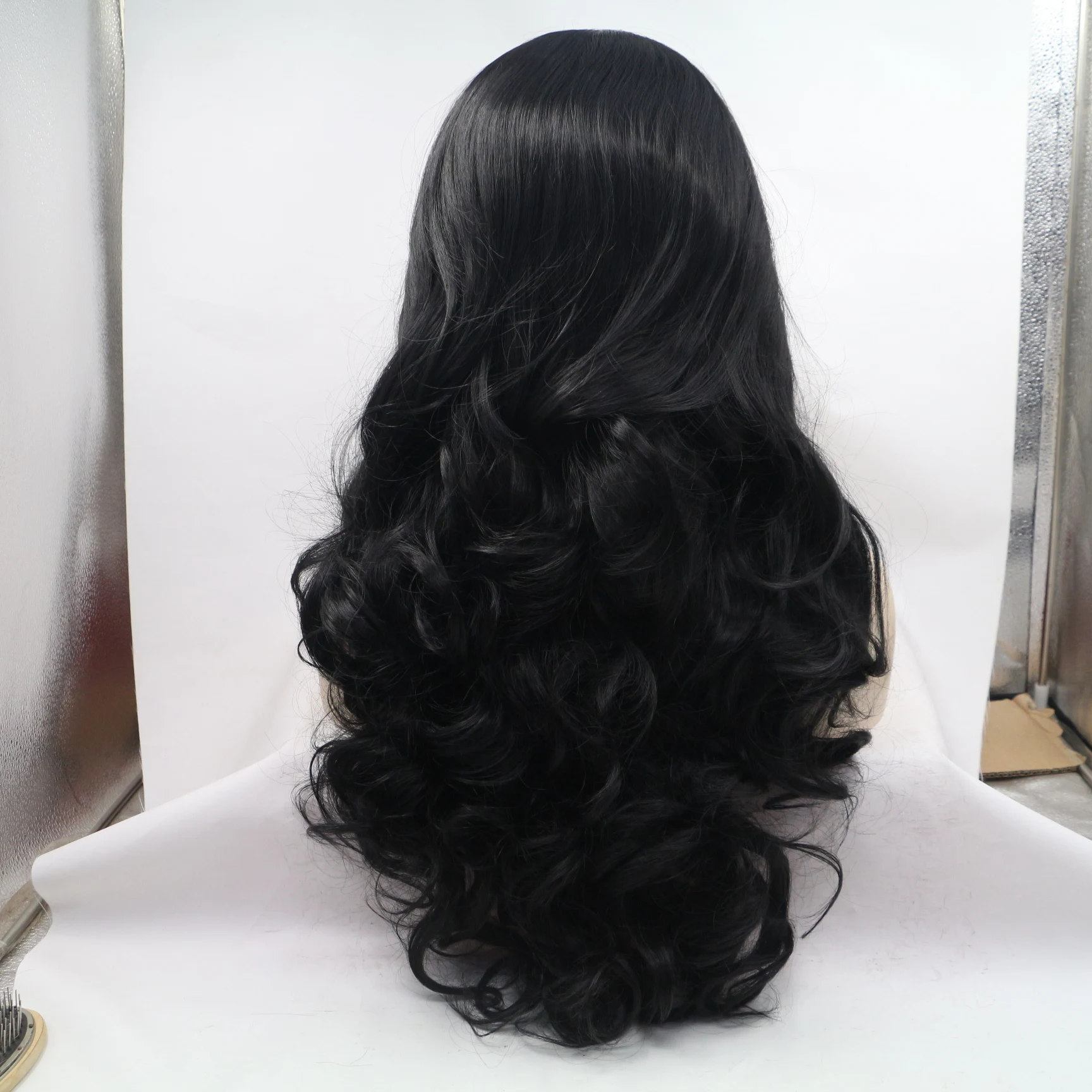 Black color long curled women\'s wig with lace front and high-temperature synthetic fiber party wig Side bangs 20 Inch lady wigs