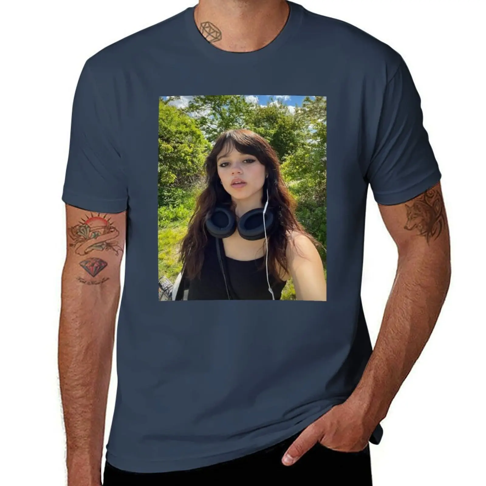 

cool jenna ortega poster poster gif T-Shirt Summer Casual Loose T-Shirt