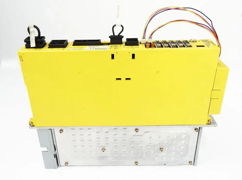 NUOVA unità servoamplificatore A06B-6093-H154 - utilizzata--