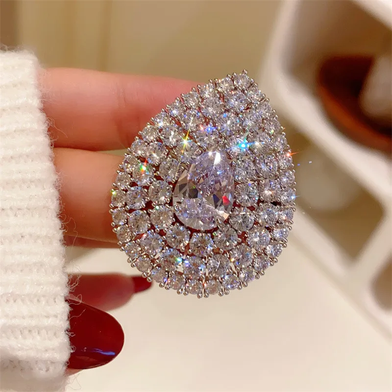 CC Sparkly Brooches Water Drop Shape Coat Pins Full of Shining Zirconia Dress Pin Luxury Corsage Dating Essentials Gifts B317