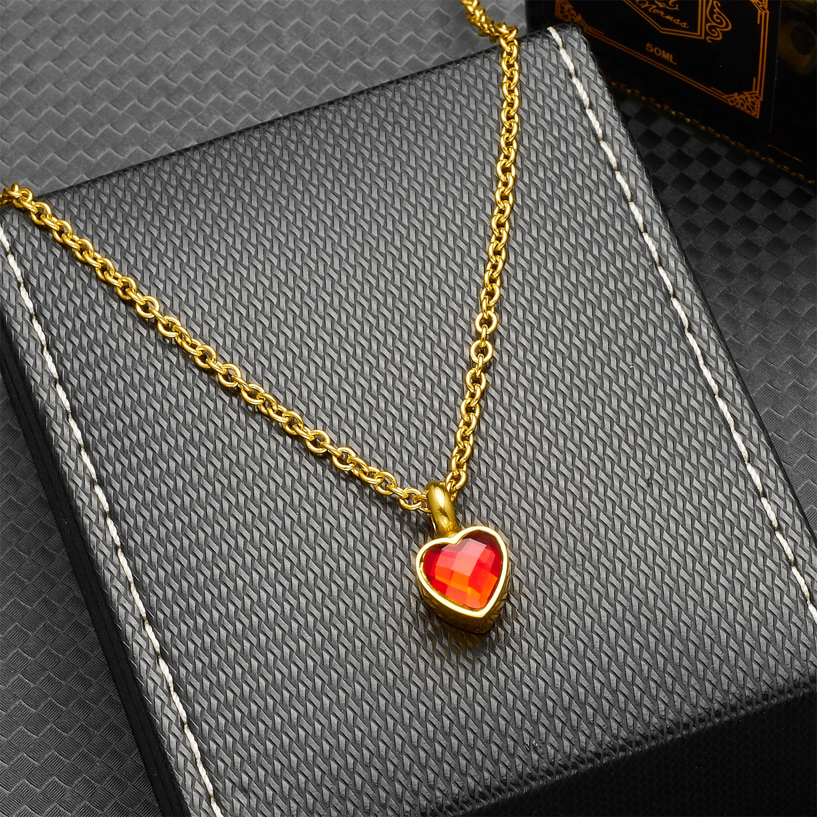 Collana per cremazione con pietre portafortuna a forma di cuore in acciaio inossidabile - Urna con ciondolo in cenere per ceneri umane, ricordo di gioielli commemorativi