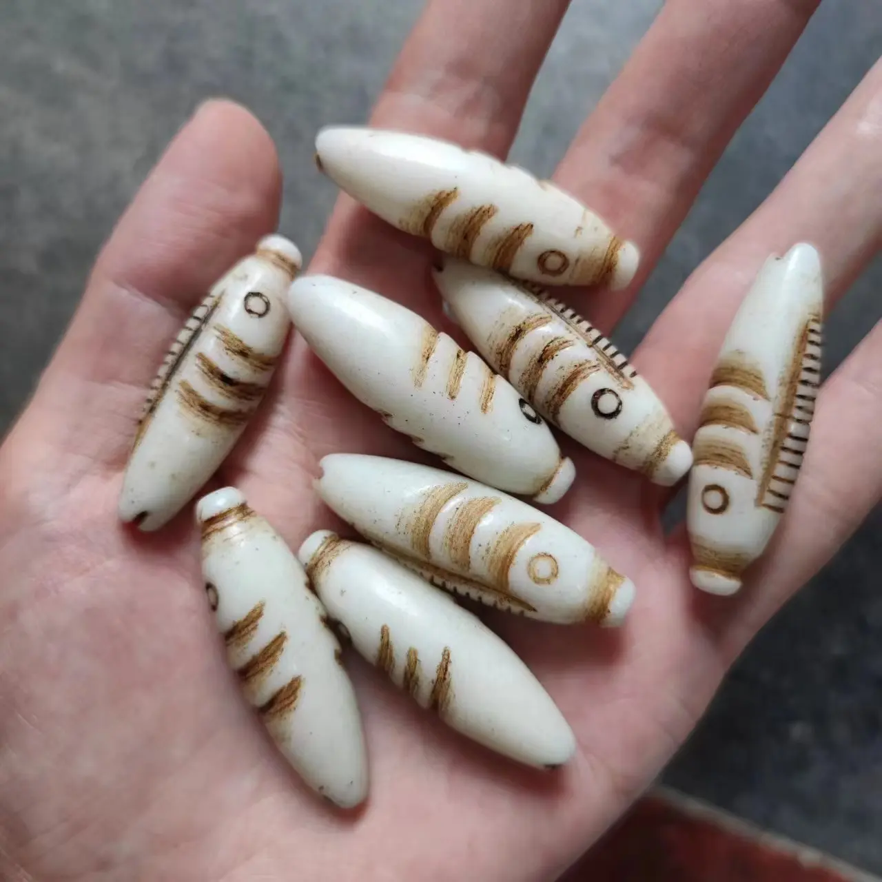 10pcs/lot natural fish-shaped Hetian jade beads ancient bead Retro Ethnography Collectible diy Bracelet necklace jewelry rare