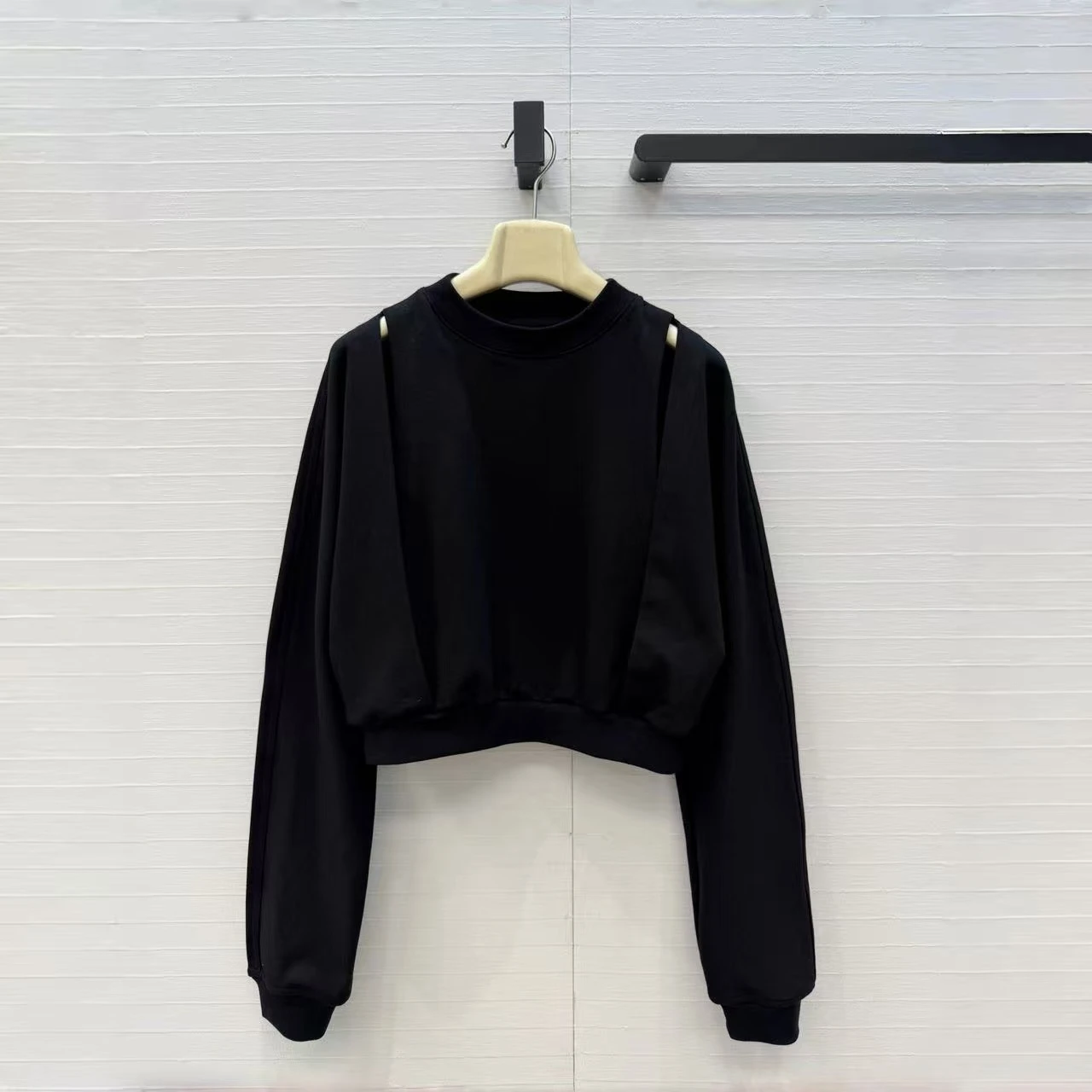 2025 New Autumn Fashion Novelty Off Shoulder Hole Short Design Sweatshirt Women O-neck Long Sleeve Solid Casual Chic Pullover