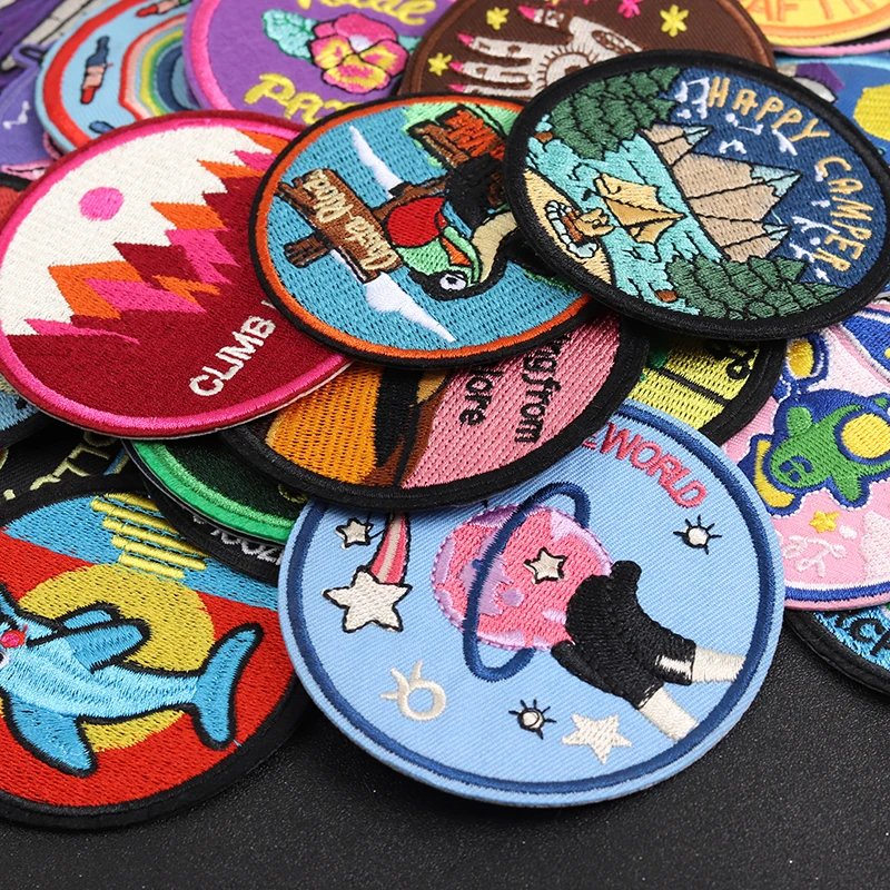 Circular Wild natural scenery Patches Badges Embroidery Patch Applique Ironing Clothing Sewing Supplies Decorative animal