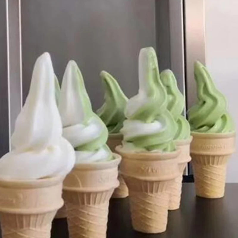 Mesin Es Krim Lembut Tricolor 1200W Komersial Dispenser Es Krim Meja Stainless Steel Pembuat Es Krim Kerucut Manis