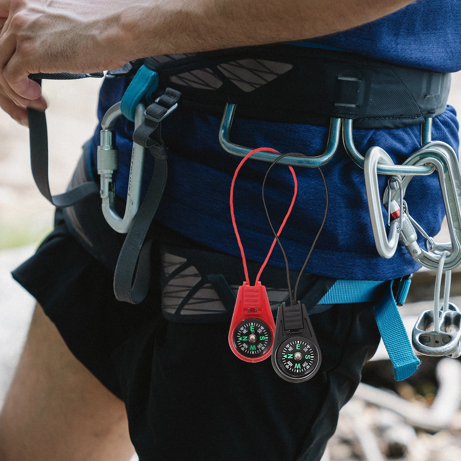 

20Pcs Mini Pocket Compass Sturdy Lightweight Navigation Tool for Outdoor Activities Mixed Hiking Survival