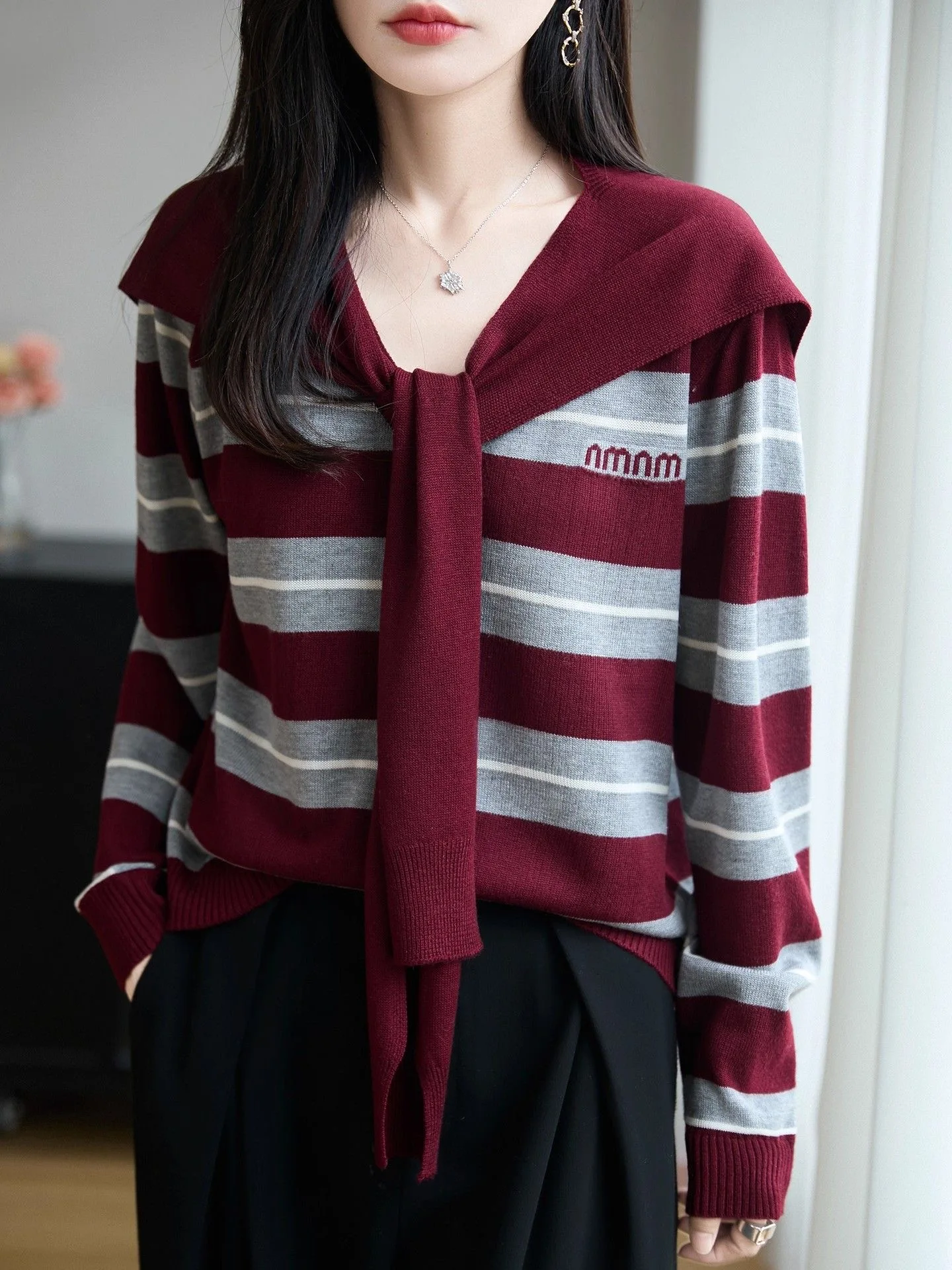 سترة محبوكة شال مخططة بألوان متباينة على الموضة الكورية 2025 خريف وشتاء موضة جديدة للسيدات بلوفرات بأكمام طويلة