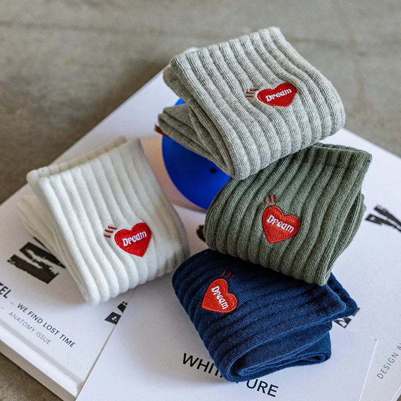 

Men's Autumn Winter New Mid-Calf Socks Embroidered Heart Korean Streetwear Hip Hop Breathable Cotton Socks