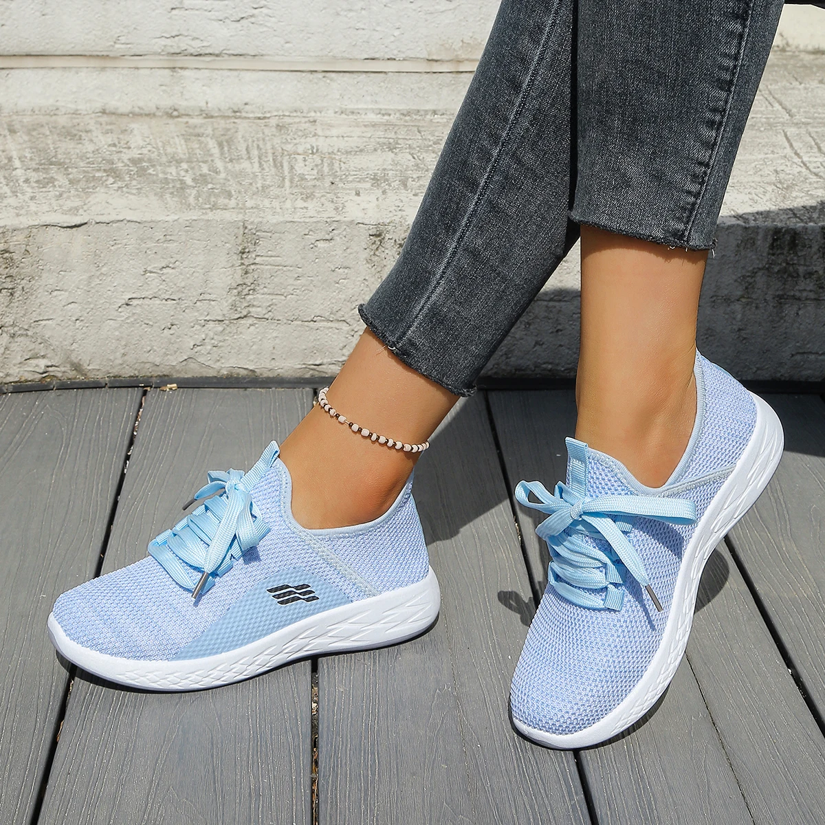 Women's Mixed Tone Hollow Mesh Lace-Up Walking Sneakers, Wave Carved Layered White Midsole Arrow Segmented Outsole Casual Shoes