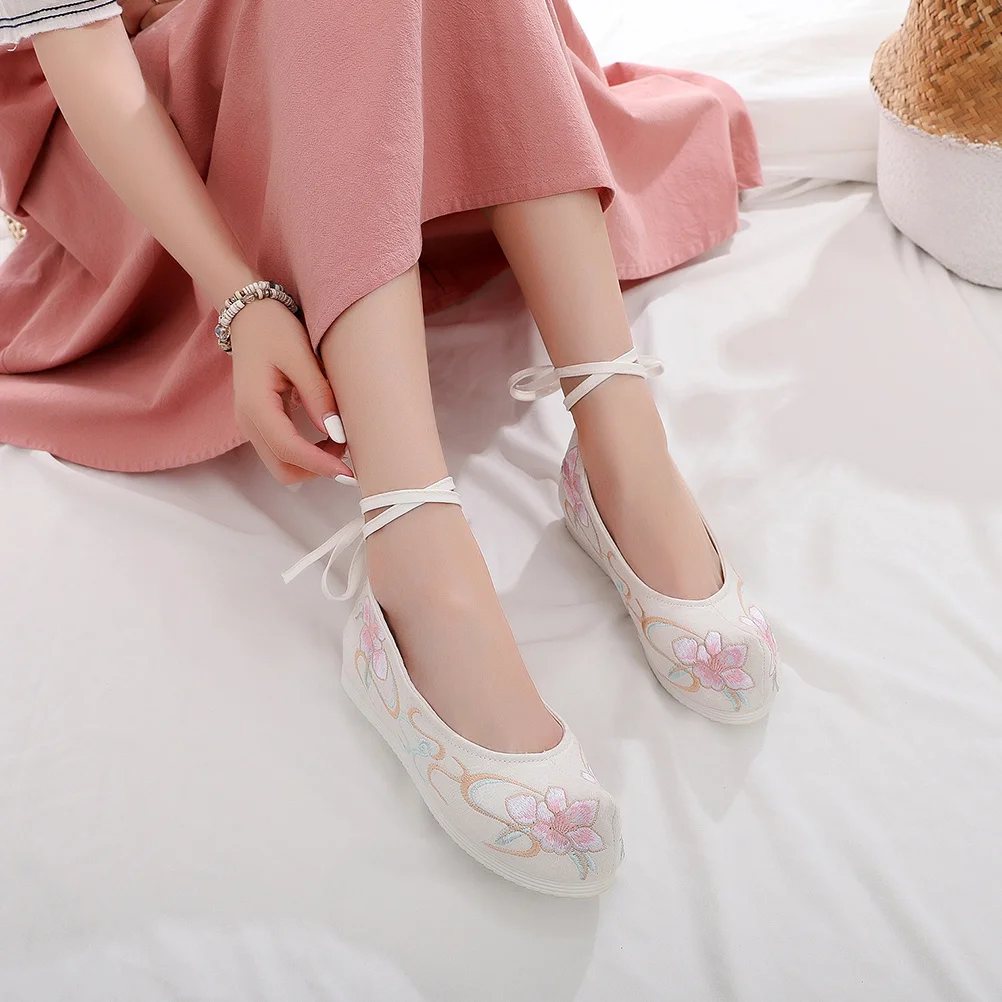 

1 Pair Hanfu Shoes White Embroidered Cotton Canvas Dance Performance Shoes For Ancient Style Ethnic Silk Footwear