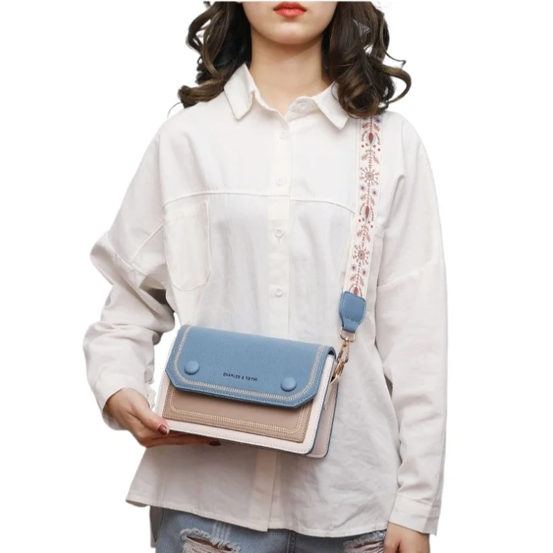 

Новая женская универсальная маленькая квадратная сумка через плечо с широким ремешком и цветными блоками