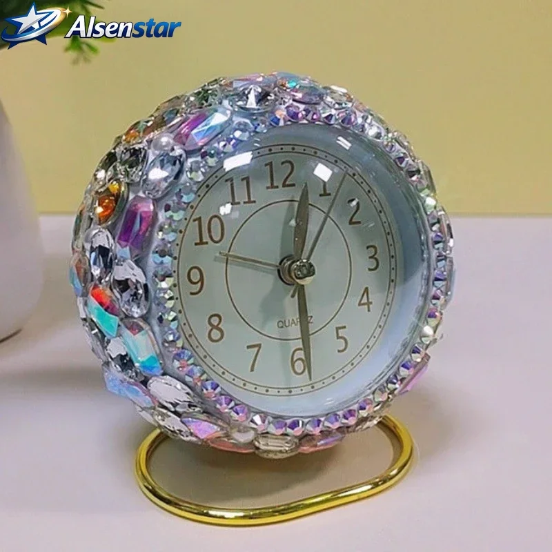 Modern Table Clocks Creative Living Room Desk Clock Bedroom Silent Desktop Watch with Light Interior Decoration Accessories
