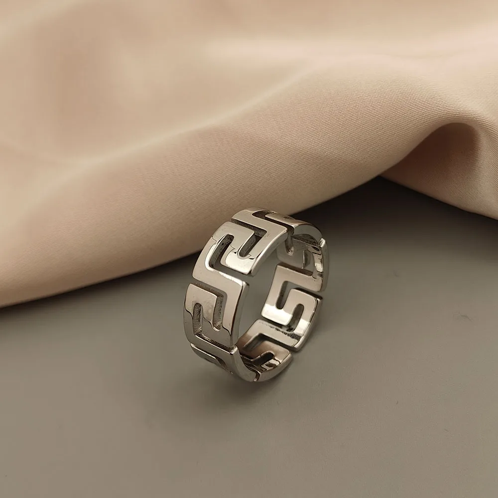 Anillo con patrón de llave griega retro de diseño original Watty, anillo de fiesta para hombre, regalo para buenos amigos, joyería impermeable de alta calidad