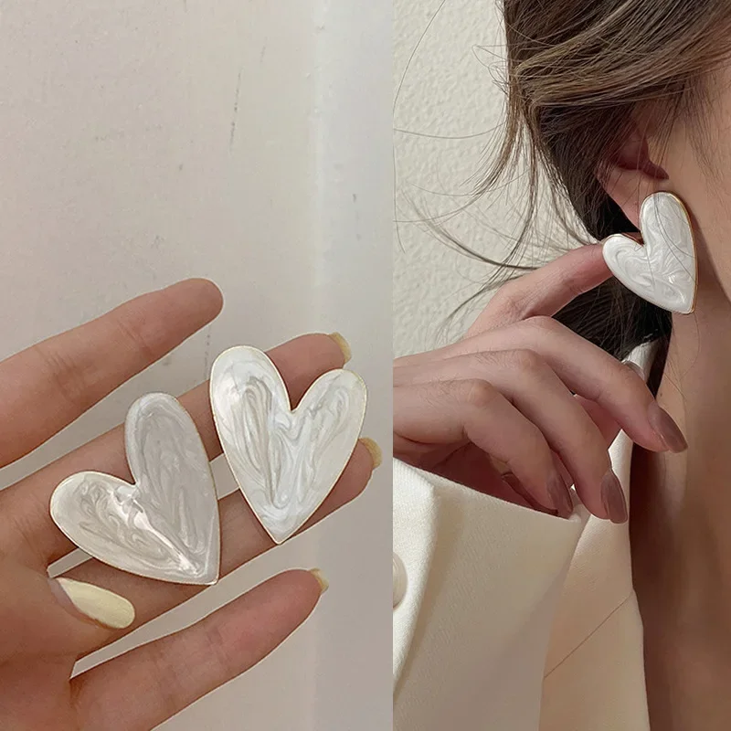 LATS-pendientes de tuerca de corazón grande para mujer y niña, joyería minimalista de Color blanco, gota de amor coreano, esmalte estético, vida