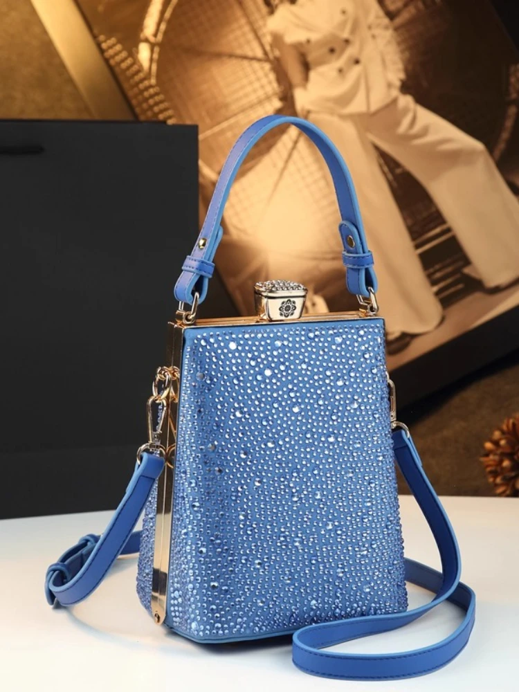 Designermarke 2025, neue vertikale Handy-Umhängetasche aus Leder mit Diamantkristall, Hot Diamond-Umhängetaschen für Damen – Detail 13