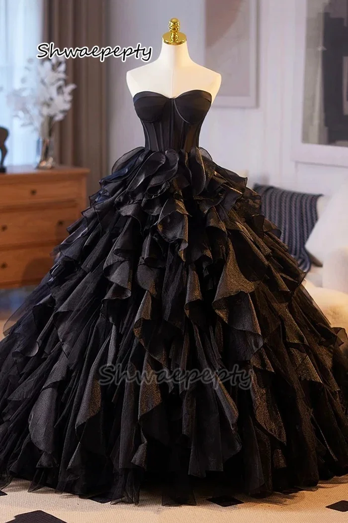 

Ruffled Black Gothic Wedding Dress Strapless Sweetheart Neckline Ball Gown Vintage Bridal Gown Customized Organza Vestido