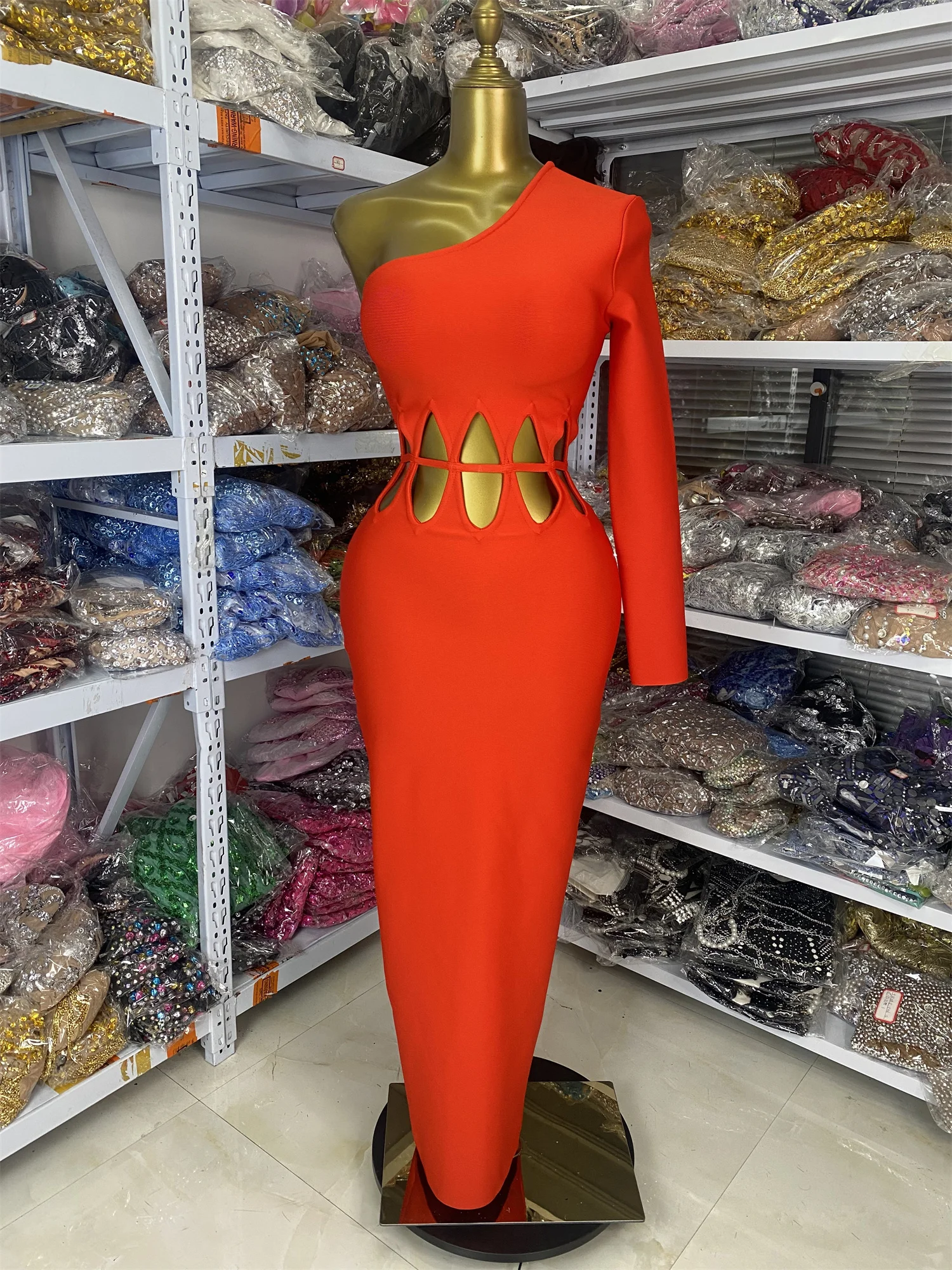 

Оптовая продажа с фабрики Бандажное платье Женское красное одинарное с длинным рукавом с отверстием на талии Макси Длинное облегающее эластичное вечернее клубное платье