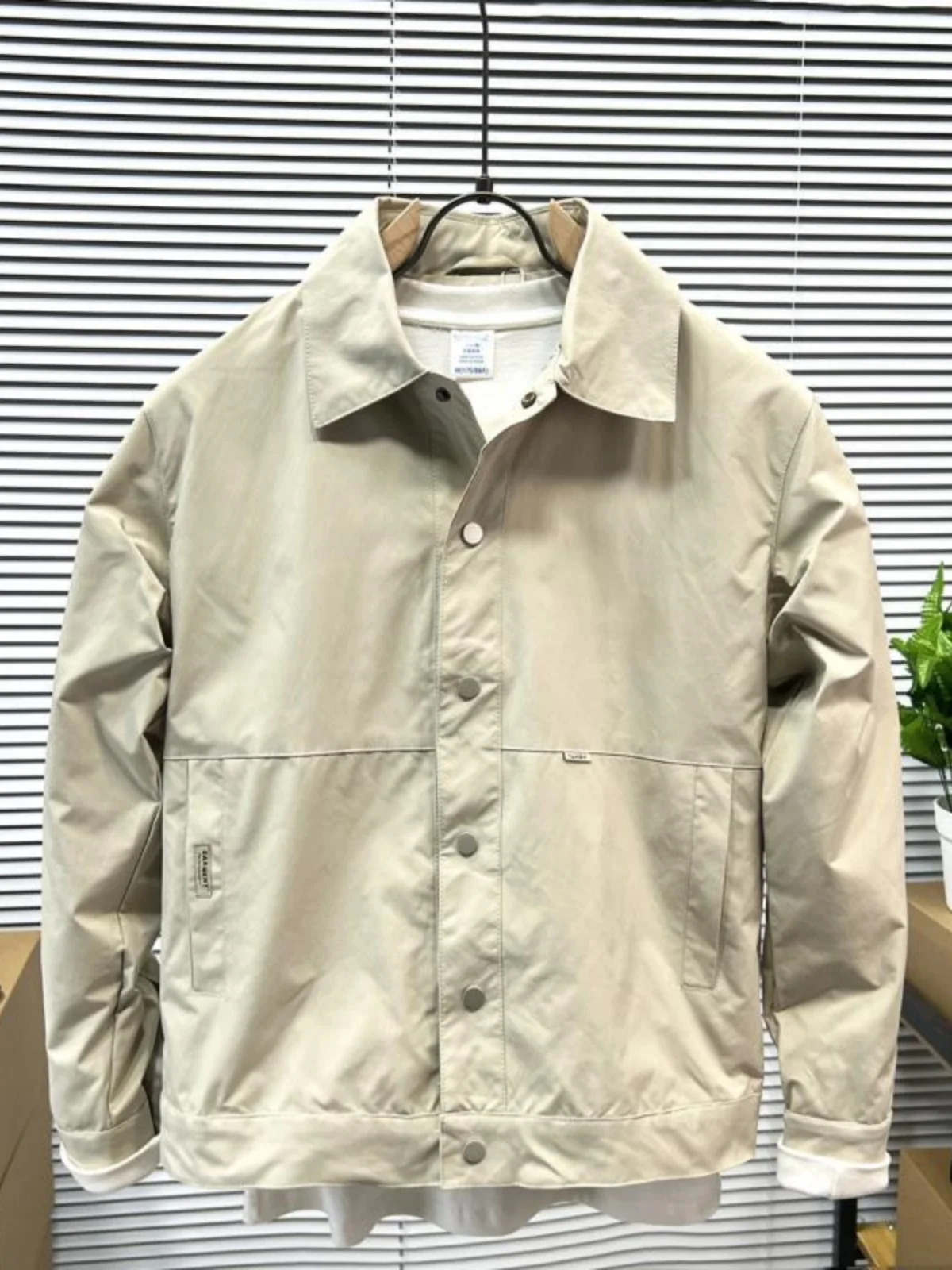 

Чистый цвет, тонкий повседневный Jaet Adstrative Sle, мужской весенне-осенний модный городской дышащий длинный свеч на пуговицах, украшенный ...