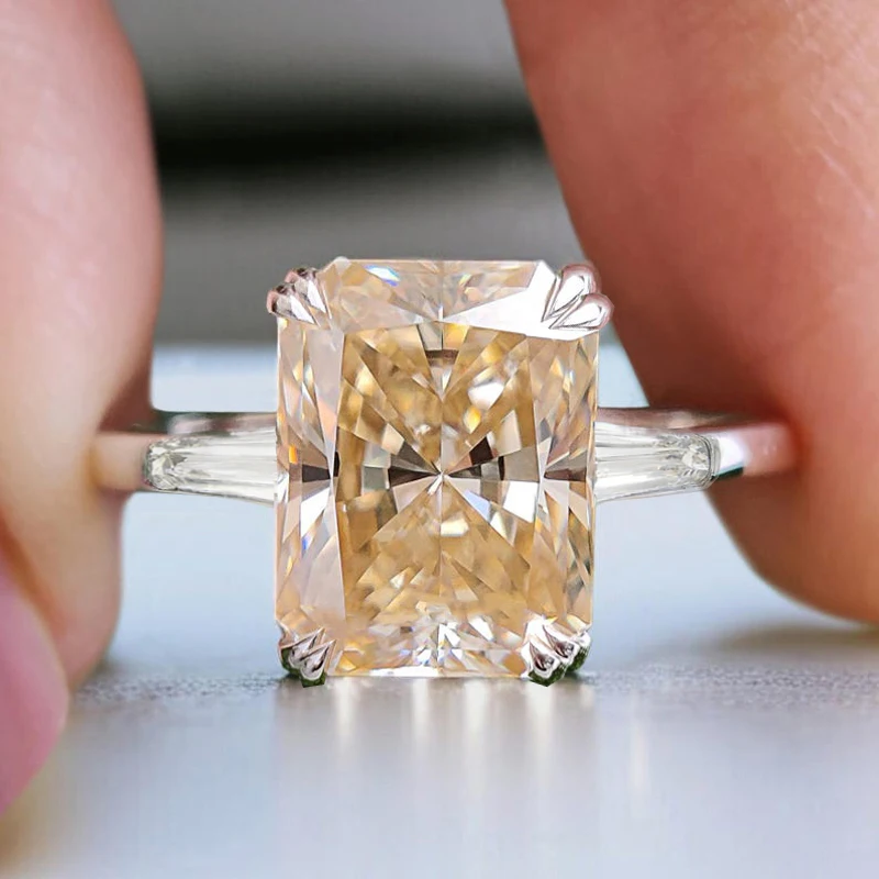 

Кольцо с муассанитом 4 карата, изумрудная огранка, цвет шампань, VVS1, 8X10 мм, женское кольцо, простой стиль, серебро 925 пробы, модное ювелирное украшение, подарок