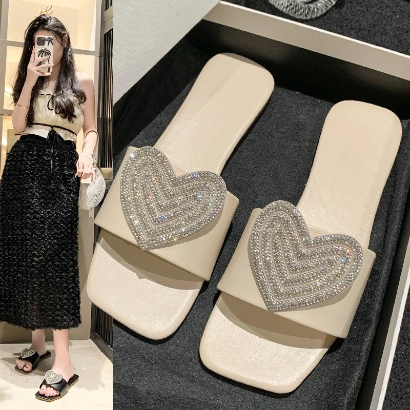 

Женские шлепанцы Sweet Rhinestone Heart, бежевые повседневные сандалии на каждый день, модная брендовая обувь CSDXY