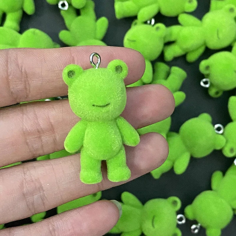 

100 шт. оптом: пушистые зеленые лягушки-шармы, милые 3D-подвески в виде животных для ожерелий, брелоков, серег, для изготовления украшений своими руками