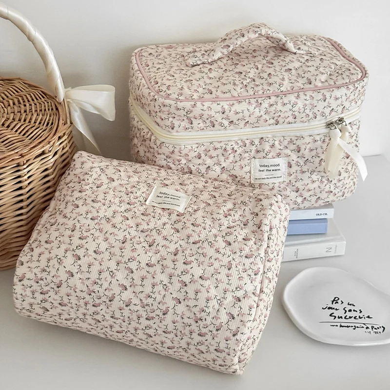 Large-Capacity Fresh Sweet Corduroy Floral Cosmetic Bag Portable Travel Makeup Bag Toiletry Organizer for Girls Storage Bag