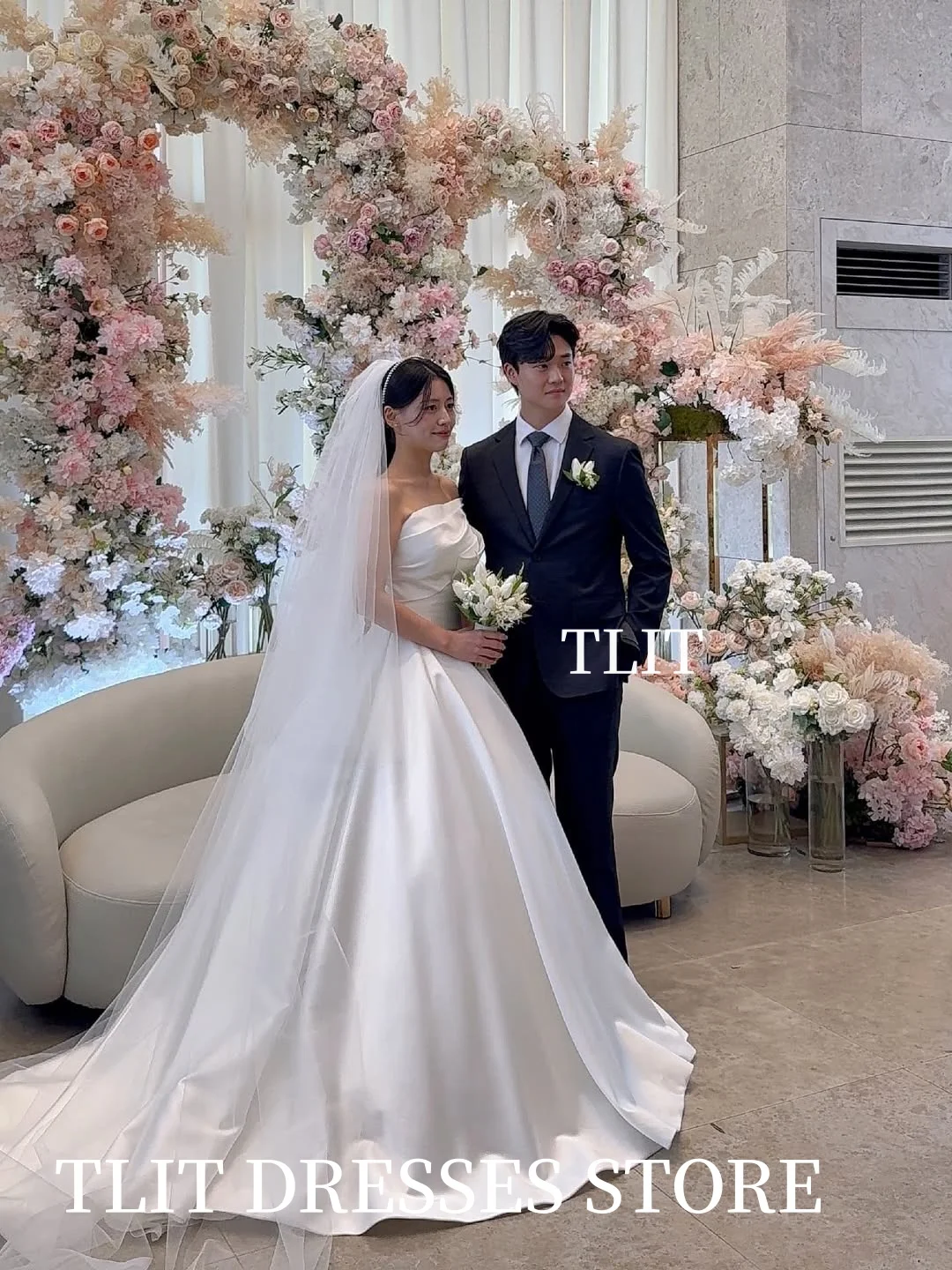 TLIT 우아한 화이트 실크 새틴 웨딩 드레스 스트랩리스 원숄더 신부 드레스 한국 웨딩 드레스 사진 촬영 맞춤 제작