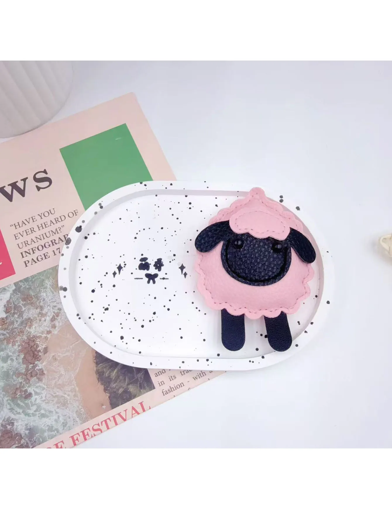 Small lamb pendant 9 * 6.5cm keychain hanging decoration packaging decoration car interior small pendant (with keychain)