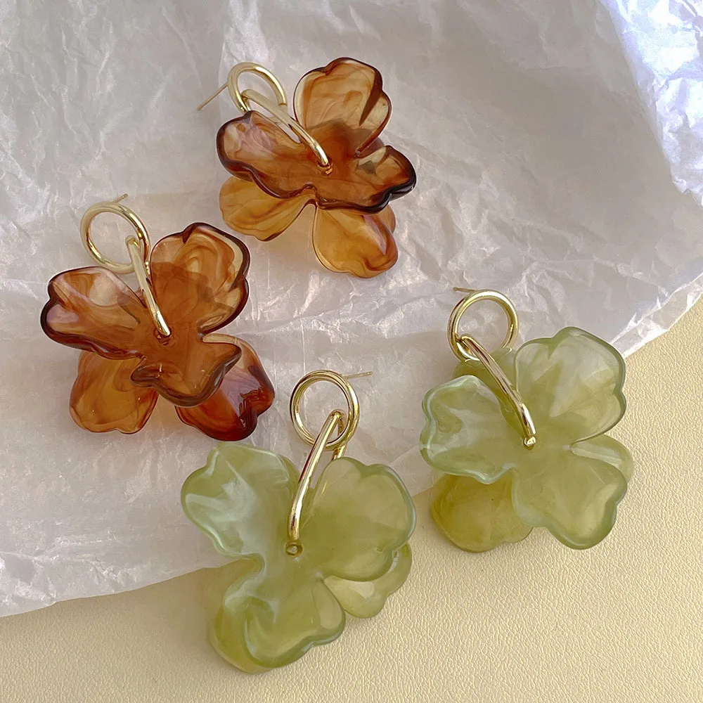 Vintage Amber Color Acrylic Flower Metal Earrings for Women European and American Personality Exaggerated Party Jewelry Gifts