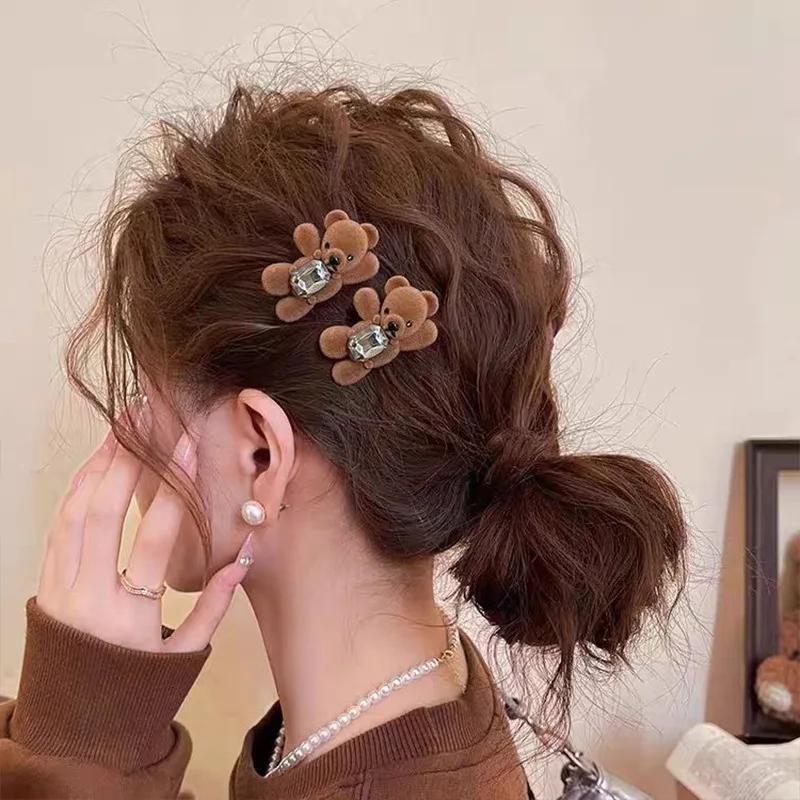 

Flocked Waving Bear Hair Clip Rhinestone Cute Vintage Brown Side Bang Clip for Women Front Hair Daily Use Premium