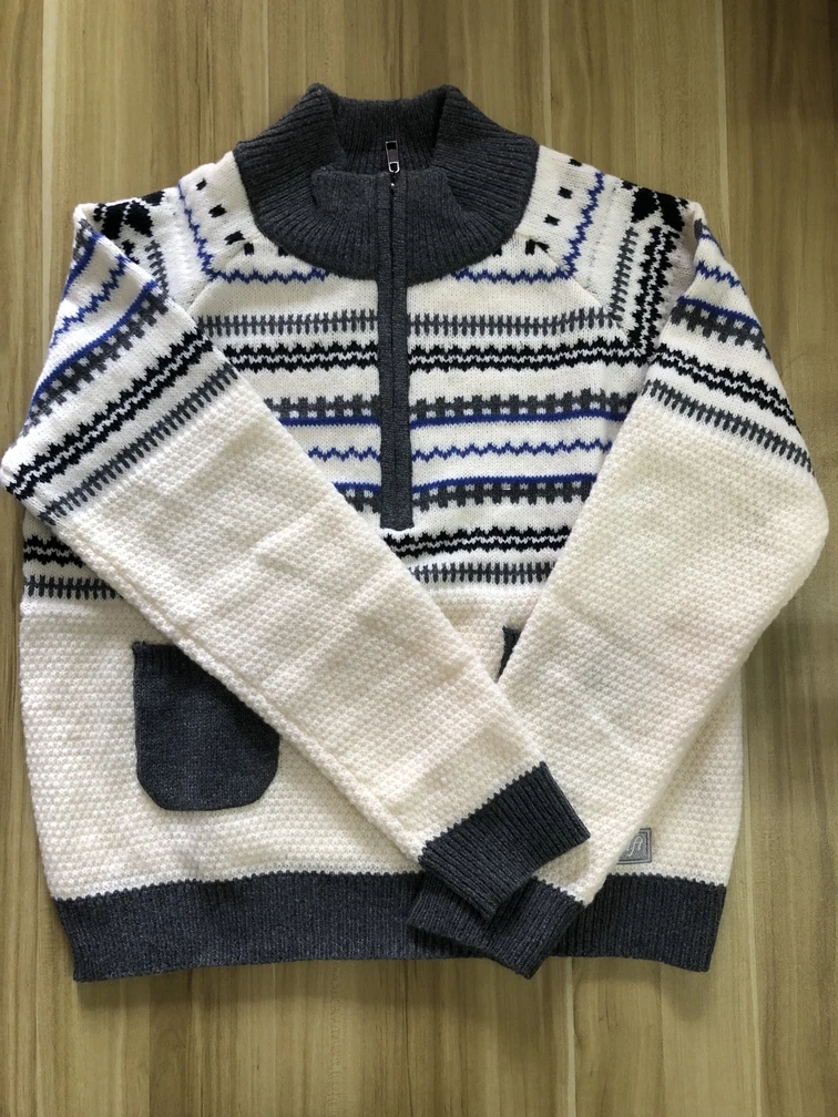 سترة صوفية بسحاب لألبوم Taylor's من صنع المشجعين