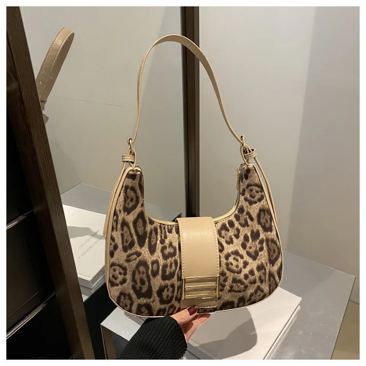 

2025 Leopard Print Shoulder Bag Retro Crescent Crossbody Purse Stylish Work Commuter Bag Fashionable Underarm Handbag for Women