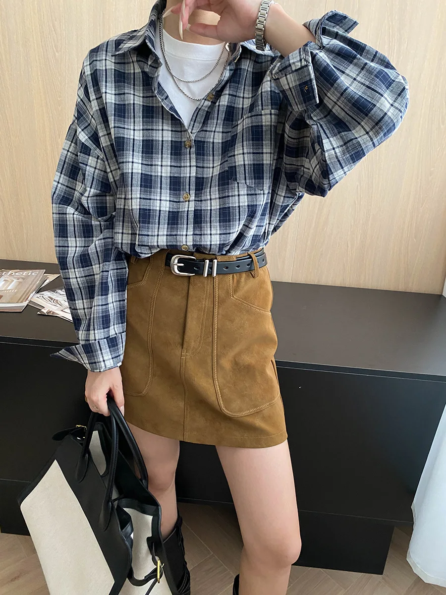 Vroege herfstsfeer, ontspannen en casual, geruite, los gelaagde overhemd met kleurblokken, gemaakt van geheel van katoen