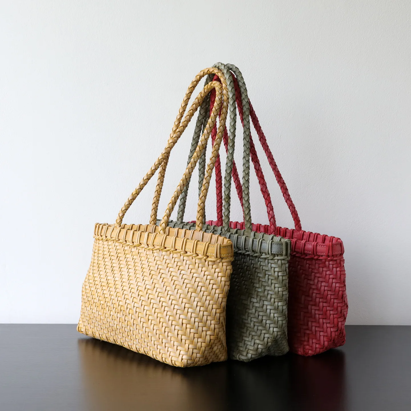 Designer luxury women's bag, handmade woven vegetable-tanned leather tote bag, vacation casual genuine leather shoulder bag