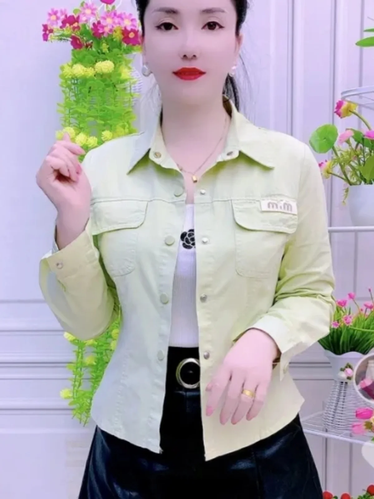 

Модный укороченный топ с индивидуальным дизайном, весна-осень, новая коллекция, универсальная верхняя одежда, приталенный крой, универсальный размер, трендовый укороченный топ.