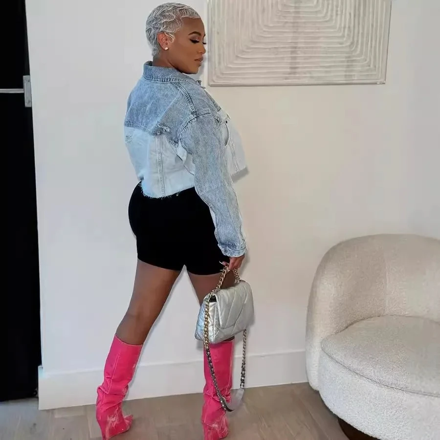 

Повседневная однобортная короткая джинсовая куртка заклинания цвета. Модное джинсовое пальто с длинными рукавами для женщин на весну и осень