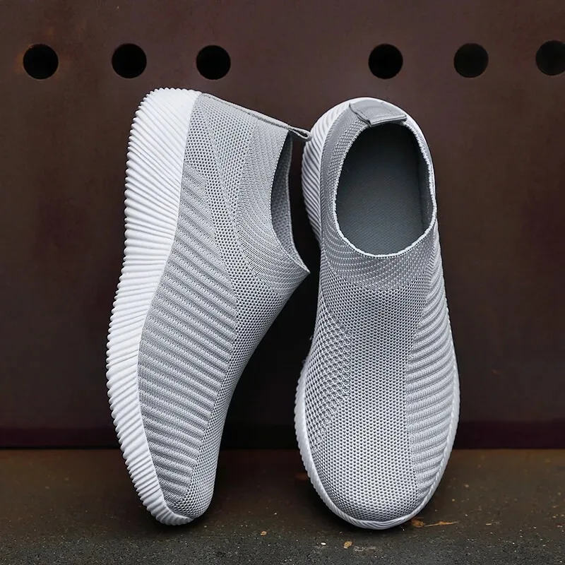 

Women Vulcanized Shoes High Quality Women Sneakers Slip on Flats Shoes Women Loafers Plus Size Walking Flat