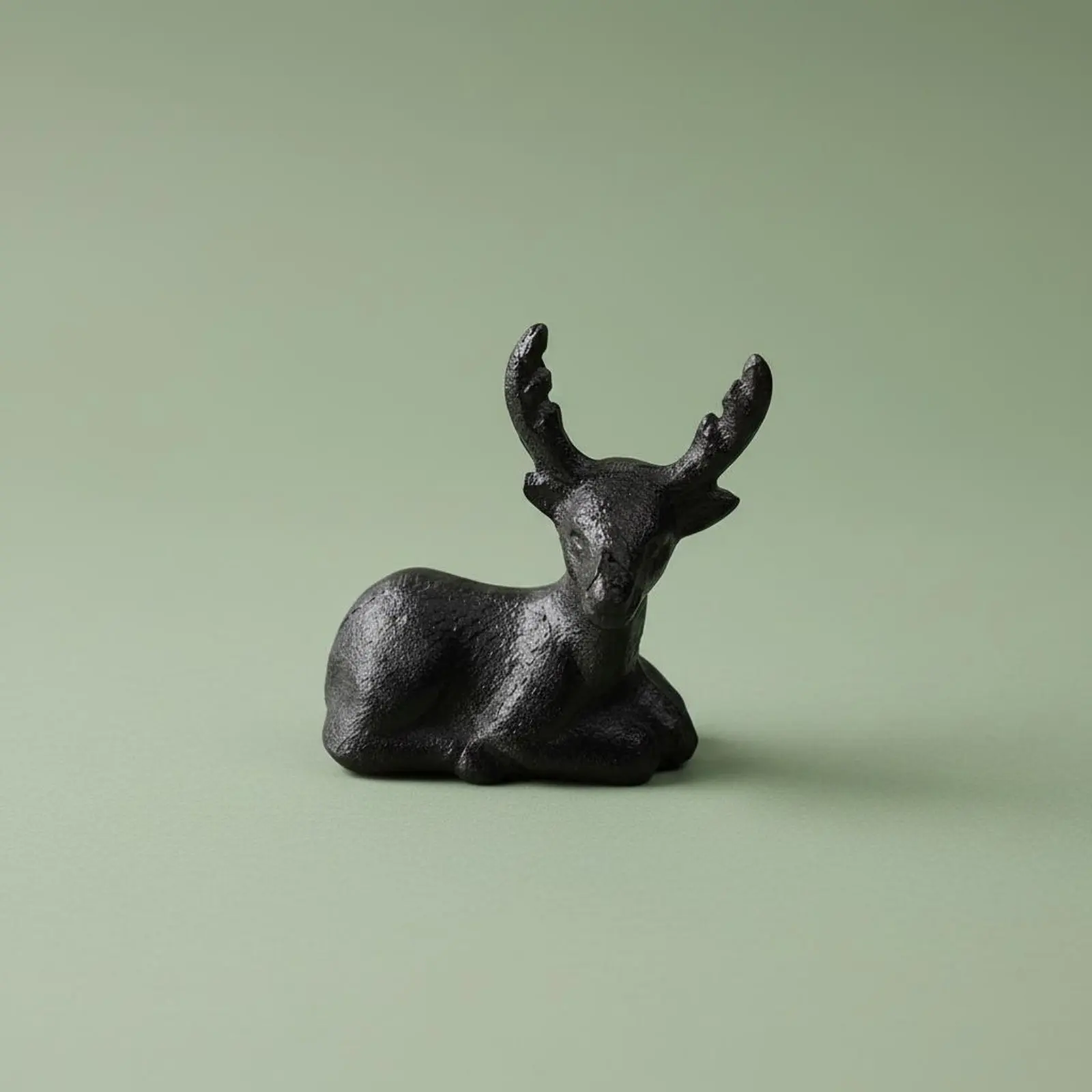 Cast Iron Feline Paperweight Antique Design Feline Pen Rest Calligraphy Paperweight Gift Idea Desk Accessory Cute for Students