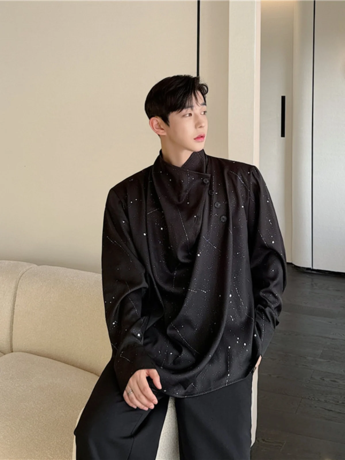 

Asymmetrical Design iny Tead Long Sve Loose irt Men's Collar irt Autumn New Sle Youth Faion Polyester