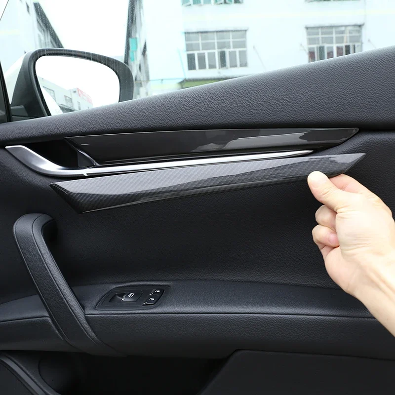 

Для Maserati Ghibli 2014-2019 годов: накладки на внутренние дверные панели из карбона, аксессуары для модификации интерьера.