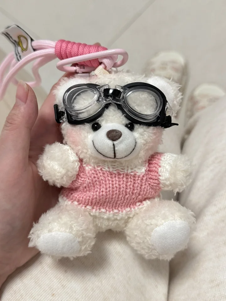 الإبداعية الدب الصغير المفاتيح أفخم البني لطيف الدب مع الملابس الكرتون الباندا دمية سلسلة مفاتيح حقيبة قلادة زوجين Keyrings الهدايا