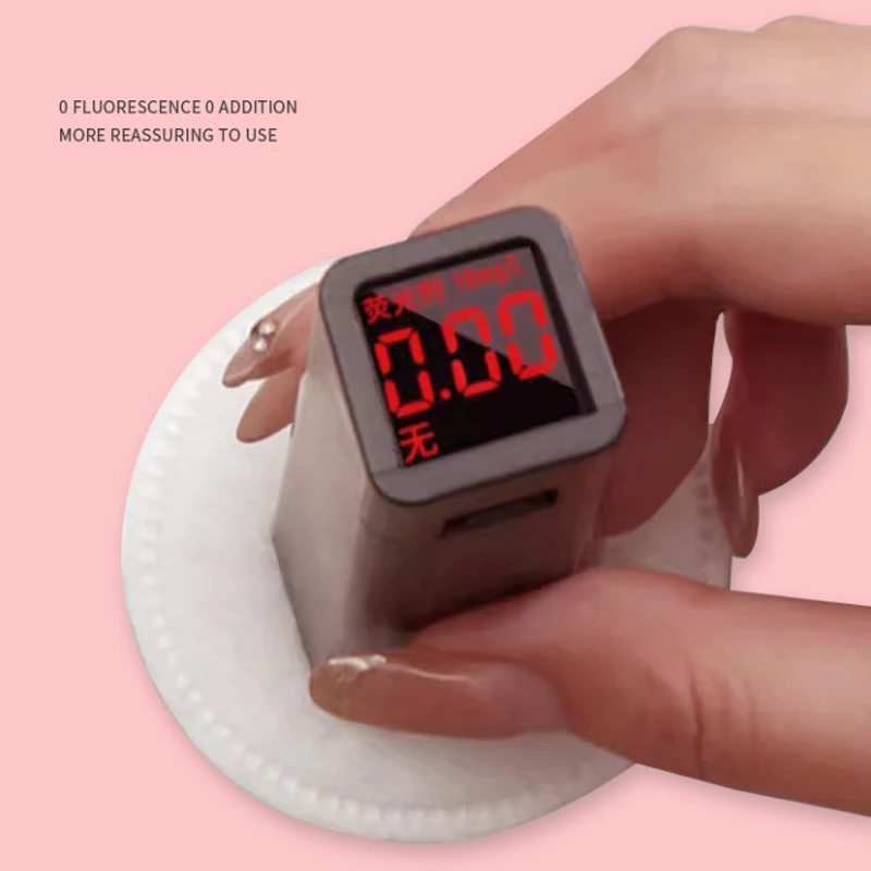 Il batuffolo di cotone rotondo morbido e traspirante da 100/400 pezzi con struttura bifacciale viene utilizzato per la pulizia quotidiana del viso e la rimozione del trucco